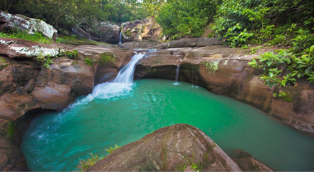 Foto Air Terjun Luweng Sampang